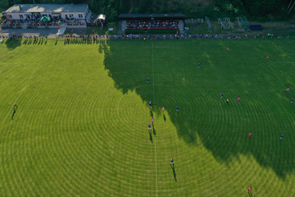 dron hřiště